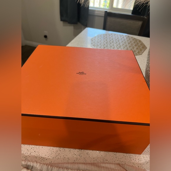 🏆💐HOST PICK💐🏆🩷💙Hermès Kelly 28 Epsom Leather Bag With Gold Hardware🩷💙 - Picture 10 of 17